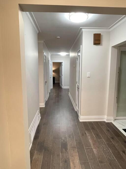 3-Bedroom Modern Luxury Apartment In The Heart Of City Toronto Exterior foto